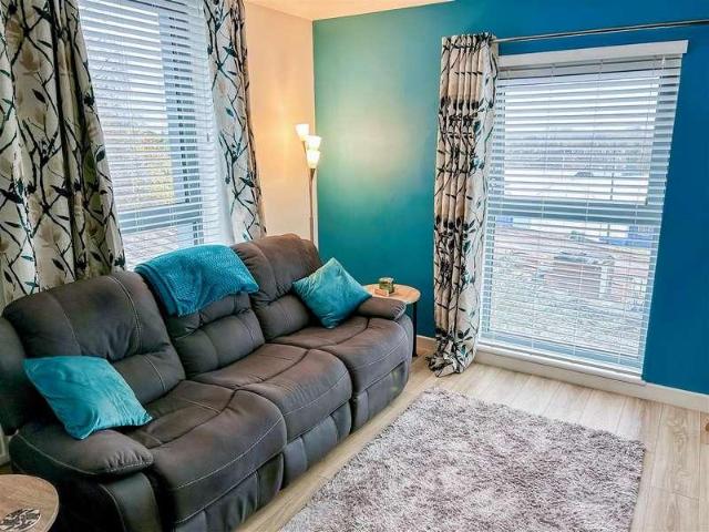 Flat for sale in Roffey, Horsham
