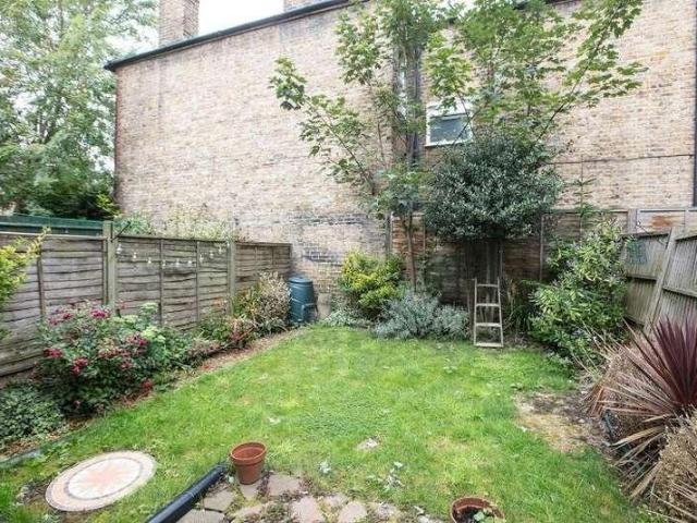 Flat for sale in Penge, Greater London