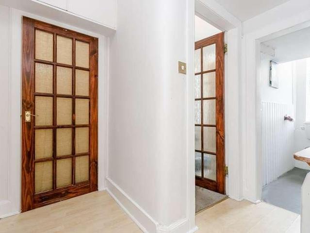 Flat for sale in Fountainbridge, Scotland