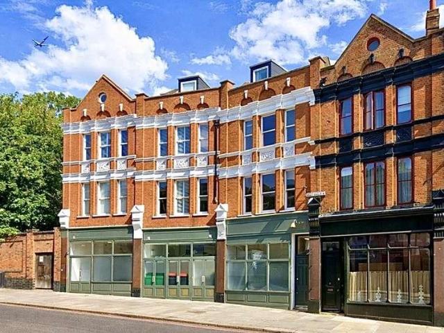 Flat for sale in Wandsworth, Greater London