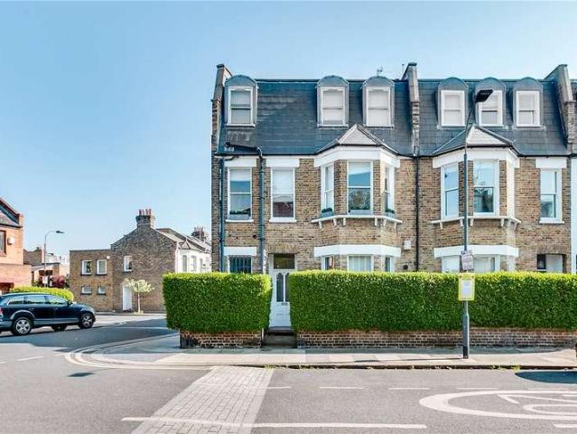 Flat for sale in Parson's Green, Greater London