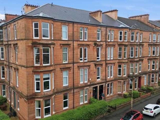 Flat for sale in Crossmyloof, Scotland