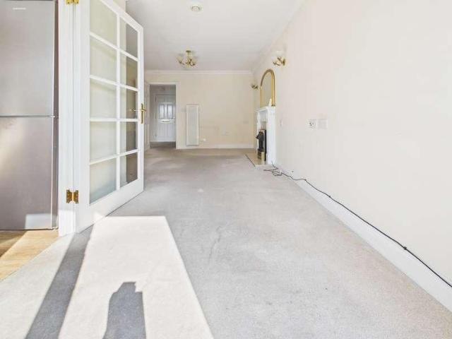 Flat for sale in King's Walden, Hertfordshire