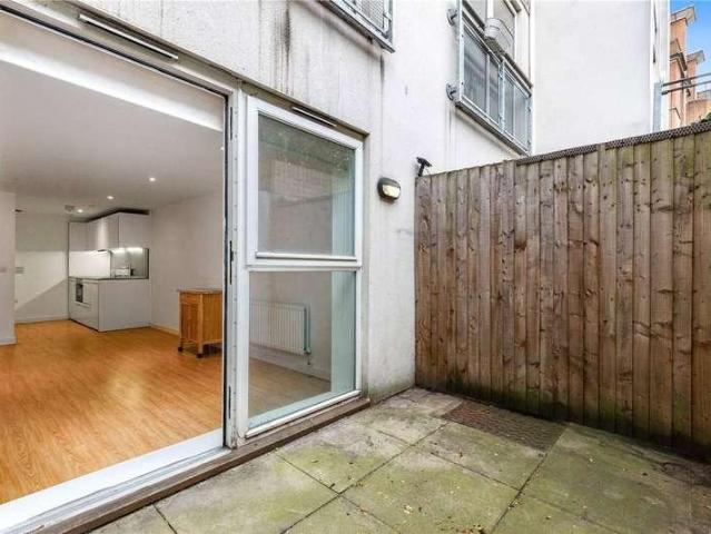 Flat for sale in Islington, Greater London