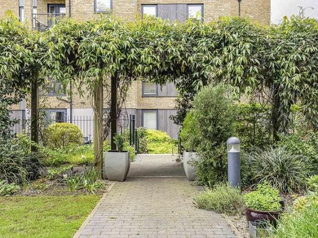 Flat for sale in Hertford, Colliers End