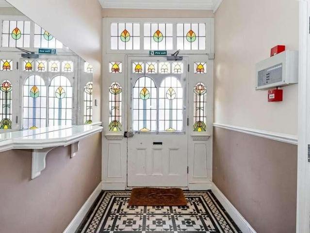 Flat for sale in Upper Sydenham, Greater London