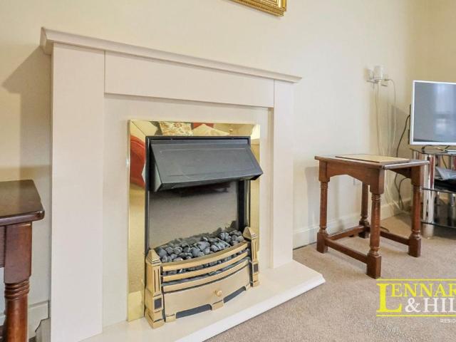 Flat for sale in Grays, Essex