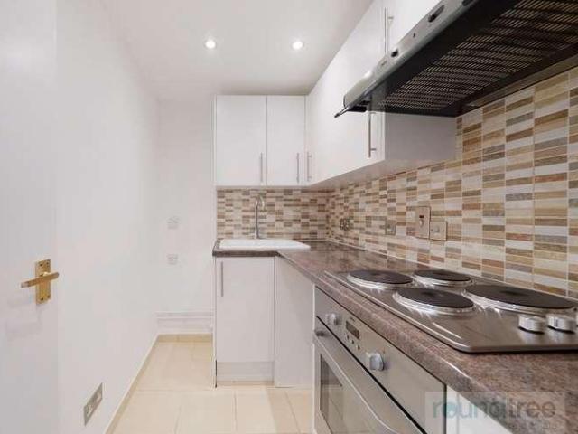Flat for sale in The Hale, Mill Hill