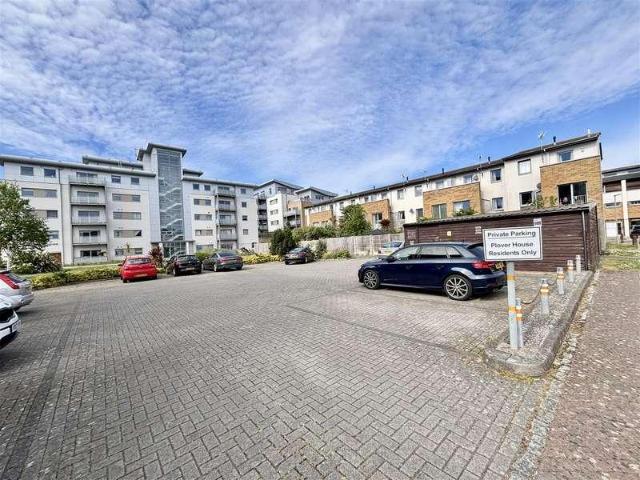 Flat for sale in Poole