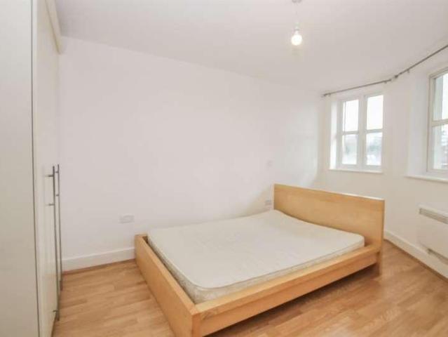Flat for sale in Hendon Central, Greater London
