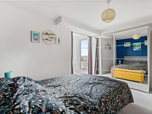 Flat for sale in Walworth, Greater London
