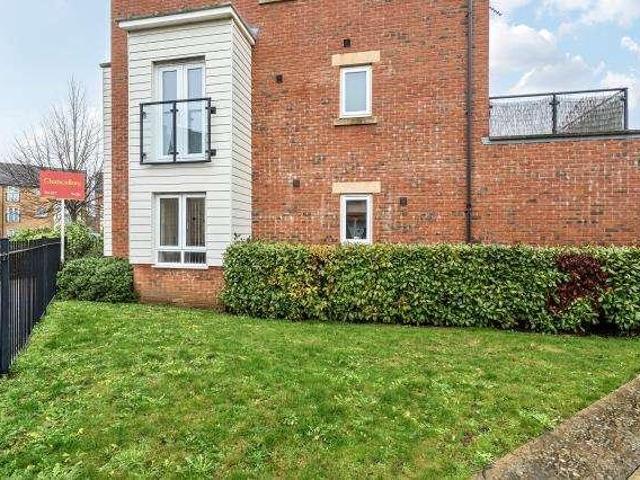 Flat for sale in Berrick Salome, Oxfordshire