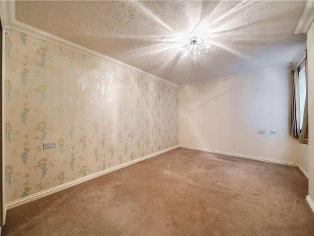 Flat for sale in Rickmansworth, The Cedars Estate
