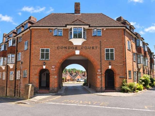 Flat for sale in Guildford Park, Westborough