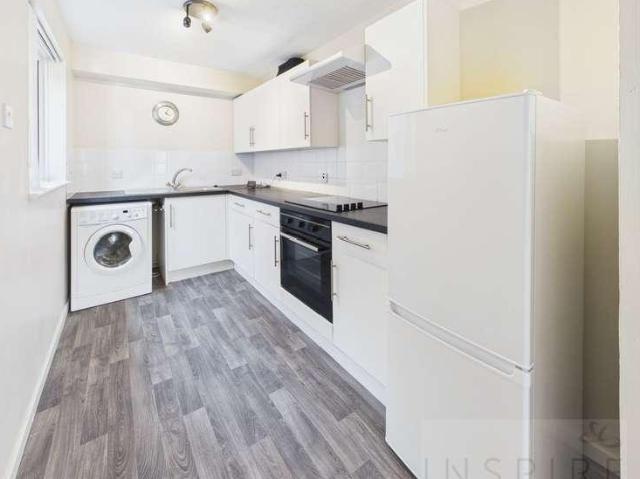 Flat for sale in Three Bridges, Glynde