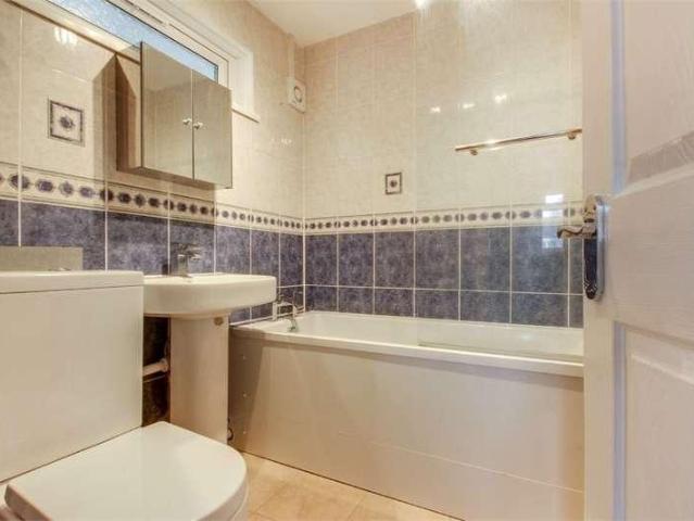 Flat for sale in Slough