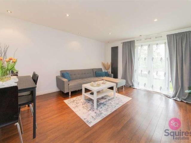 Flat for sale in Hendon, Greater London