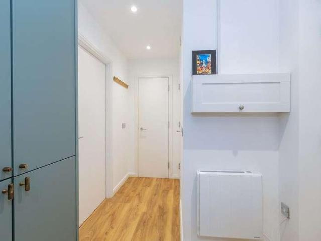 Flat for sale in Slough