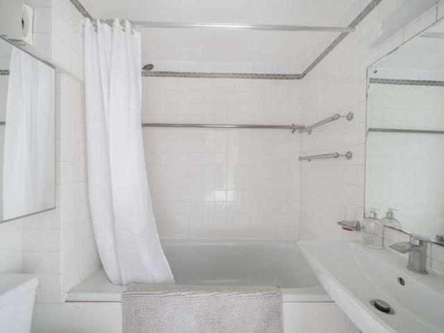 Flat for sale in Belsize Park, Greater London