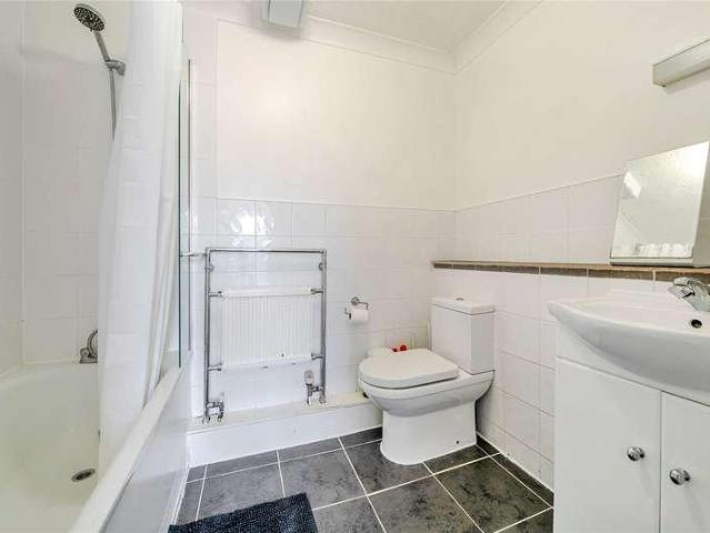 Flat for sale in Charlotteville, Guildford