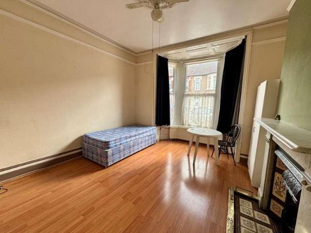 Flat for sale in Barking