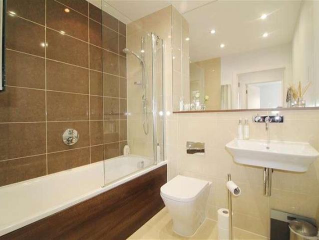 Flat for sale in Whitley, Reading