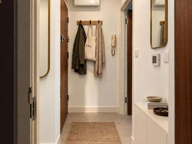 Flat for sale in Kilburn, Greater London