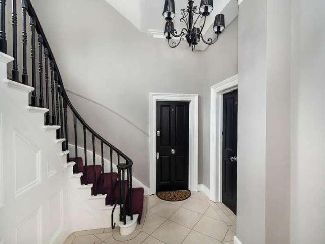 Flat for sale in Bayswater, Greater London