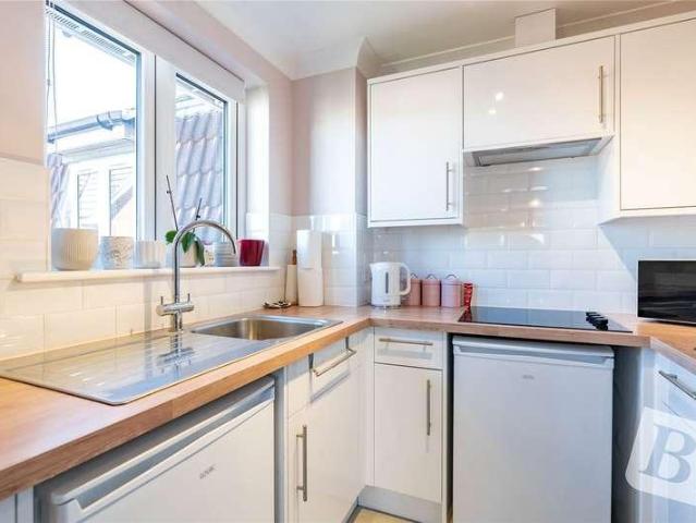Flat for sale in Hornchurch, Greater London