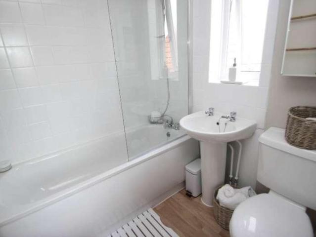Flat for sale in Alton Barnes, Essex