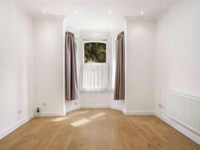 Flat for sale in Tufnell Park, Greater London