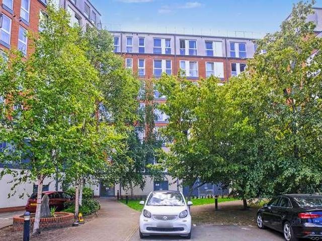 Flat for sale in South Harrow, Greater London