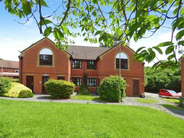 Flat for sale in Hedge End, Helford