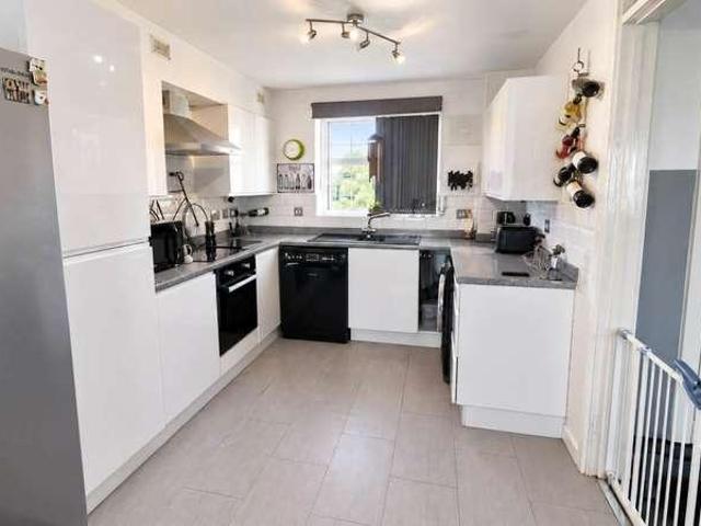 Flat for sale in Hatfield, Fretherne