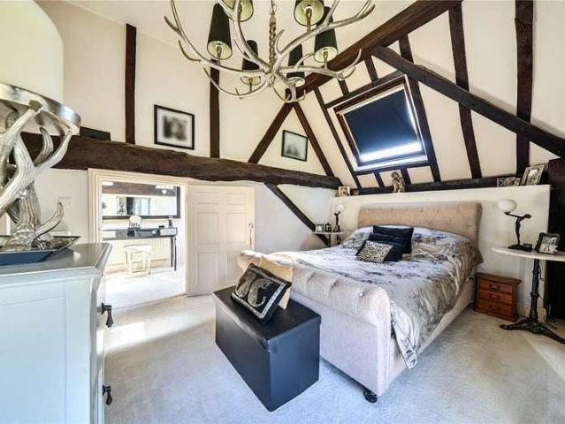 Flat for sale in Southcourt, Aylesbury