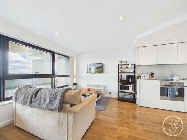 Flat for sale in Holbeck, West Yorkshire