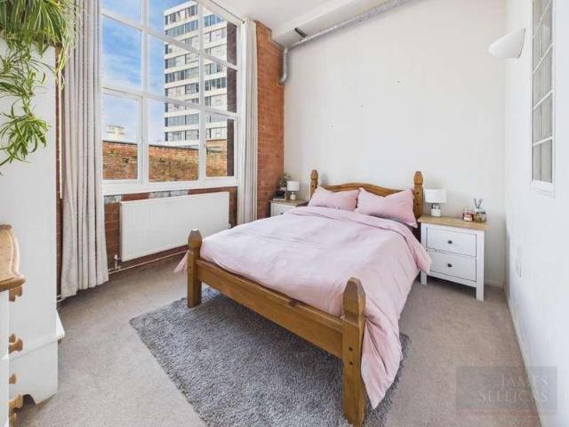 Flat for sale in St Matthew's, Old Wharf