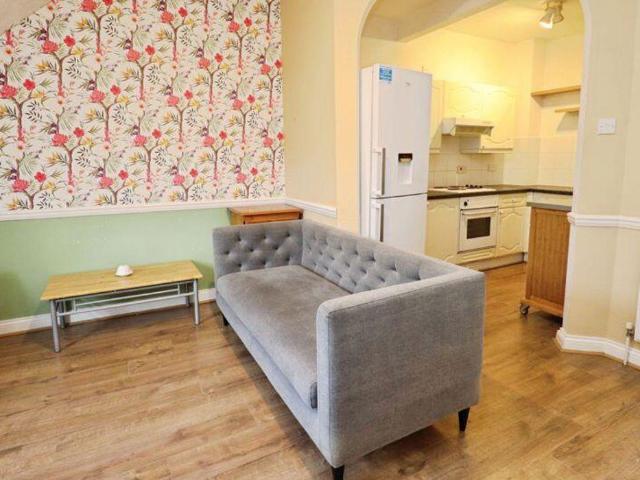 Flat for sale in Lansdowne, Springbourne