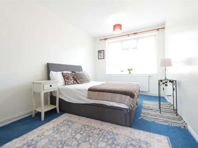 Flat for sale in Slough