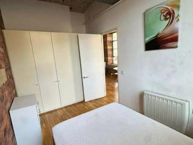 Flat for sale in West Yorkshire