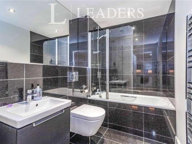 Flat for sale in Greater London