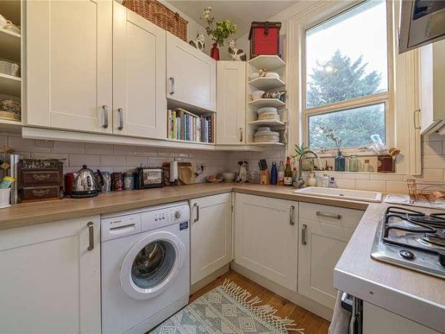 Flat for sale in East Dulwich, Greater London