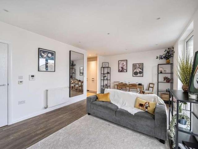 Flat for sale in Greater London