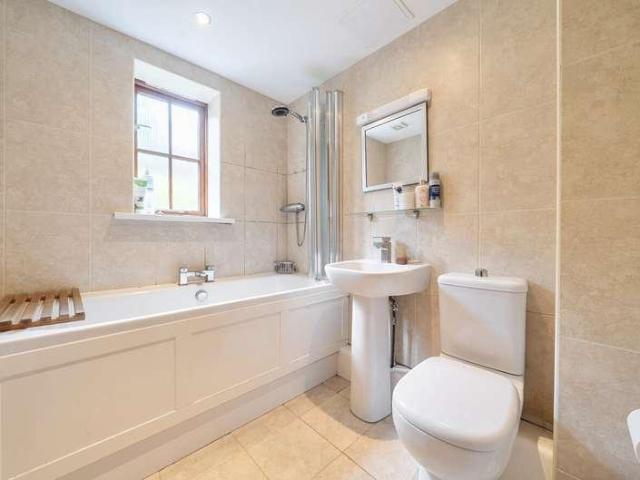 Flat for sale in Dromore, Oxfordshire