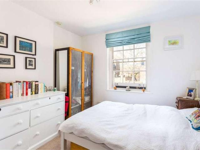 Flat for sale in Holborn, Greater London