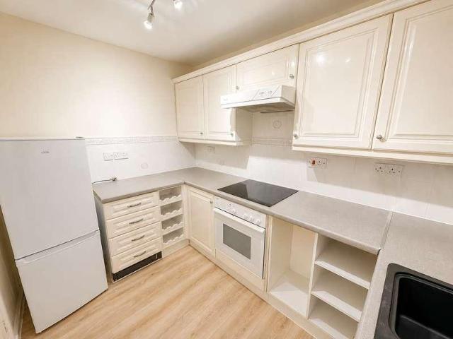 Flat for sale in Westwood Park, City Of Southampton