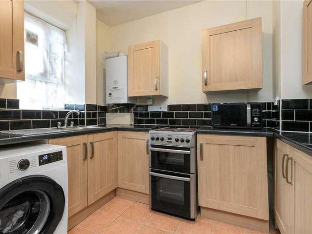 Flat for sale in Hoxton, Greater London