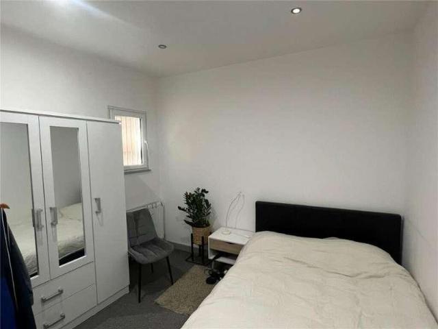 Flat for sale in WA1, Warrington