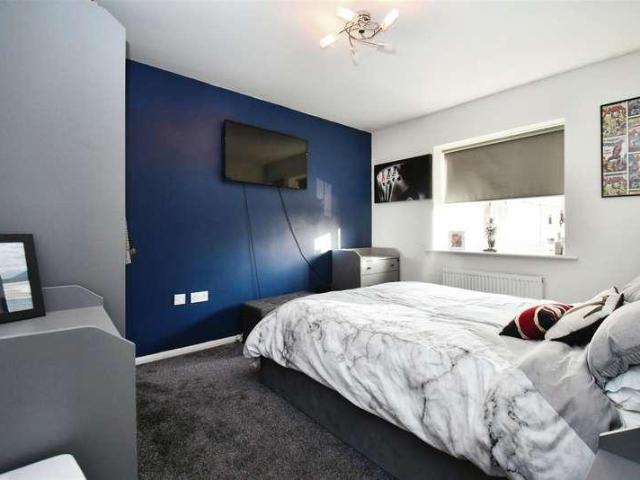 Flat for sale in Hull, Kingswood