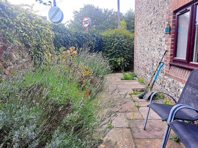 Flat for sale in Lewes, Iford